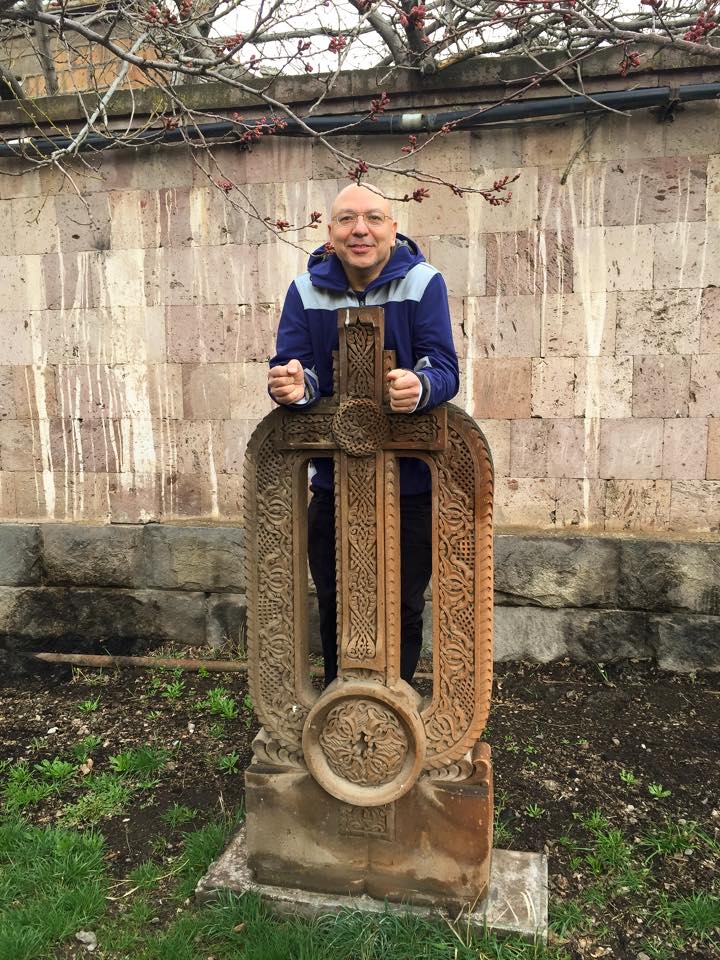 Og her står Peyman ved bokstaven P.