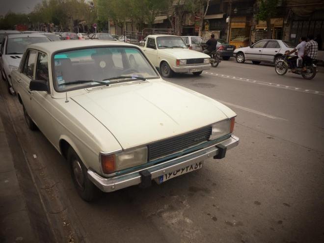 Det er mer enn 50 år siden den første Peykan ble produsert. Selv om produksjonen stoppet for åtte-ti år siden, er det fortsatt den mest vanlige bilen for iranerne.